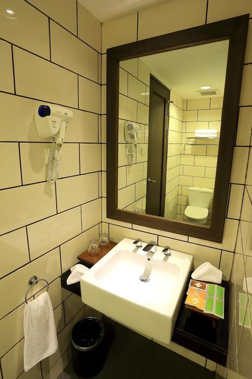 Namin Dago Hotel Bandung Habitación foto
